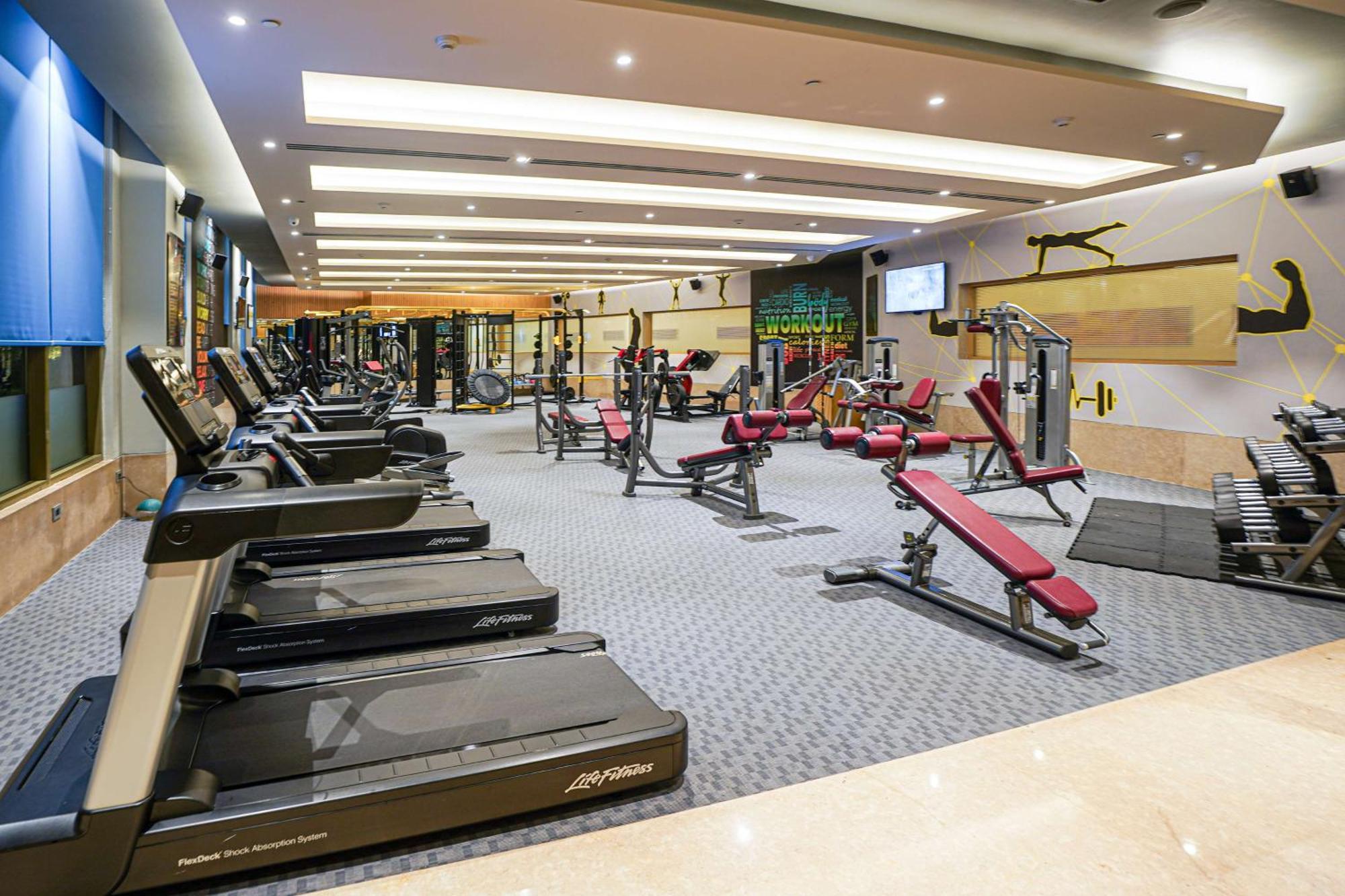Radisson Blu Hotel Amritsar Exterior foto The gym at the hotel