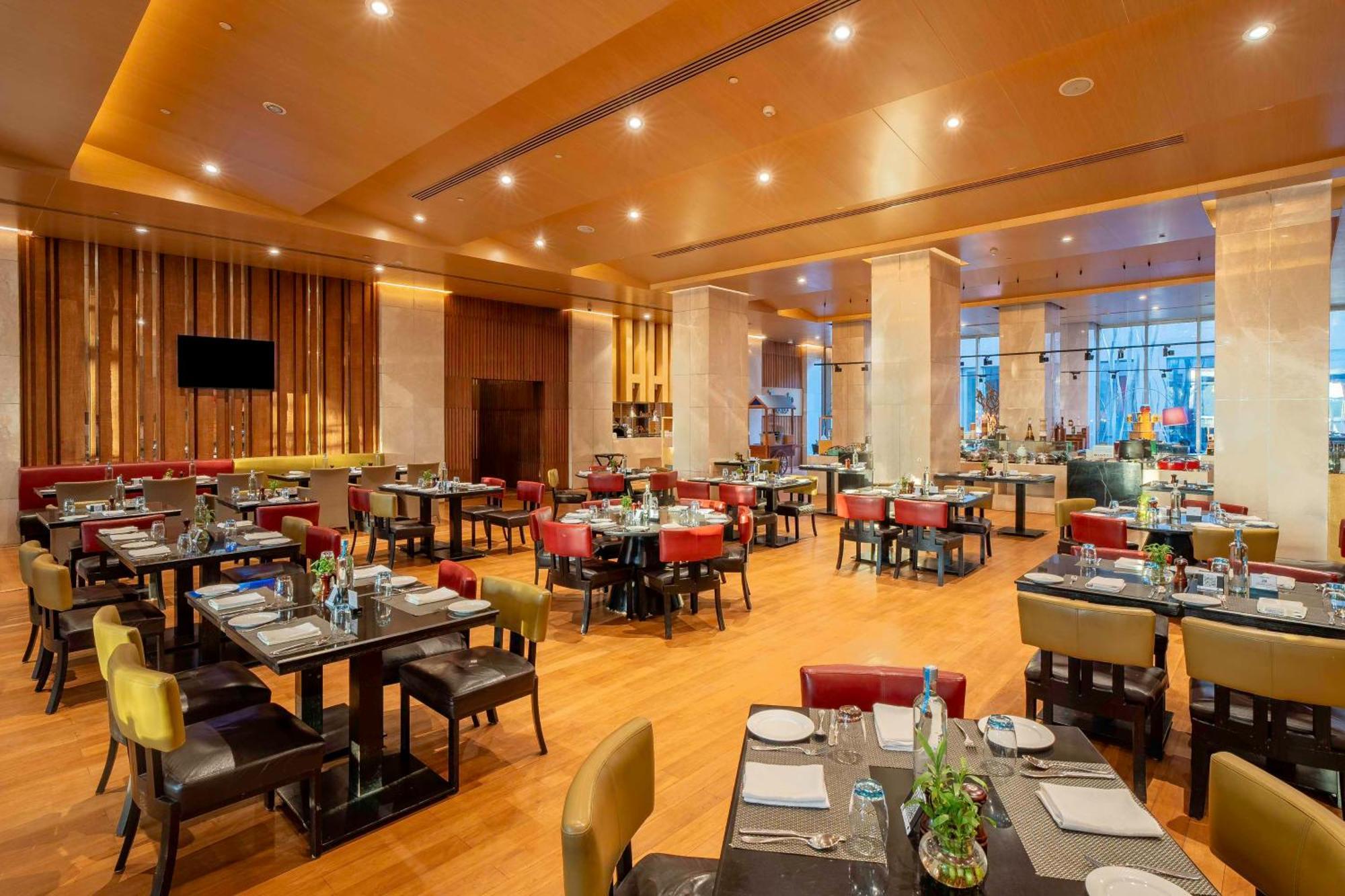Radisson Blu Hotel Amritsar Exterior foto The restaurant